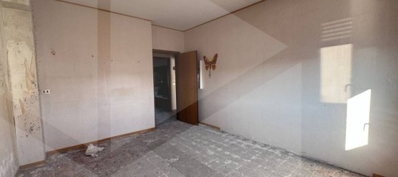 Apartamento de 2 dormitorios en Avezzano, Italy No. 20245 8
