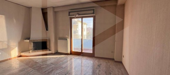 Apartamento de 2 dormitorios en Avezzano, Italy No. 20245 4