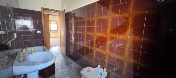Apartamento de 2 dormitorios en Avezzano, Italy No. 20245 20