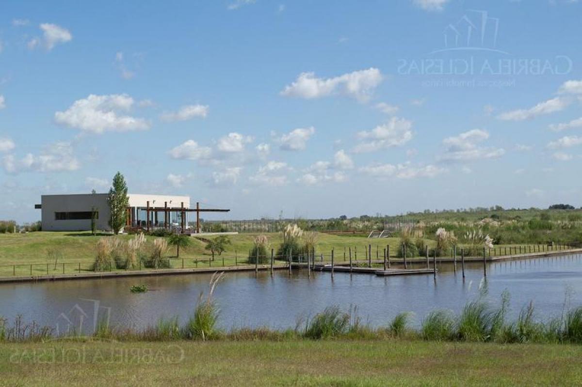 Земельный участок в Эскобар, Аргентина № 118570