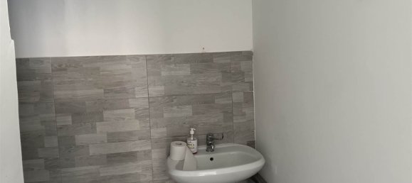  عقار تجاري في Livorno, Italy 88متر مربع رقم 325160 8