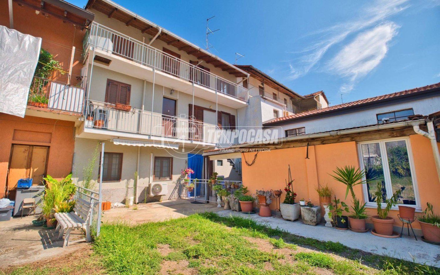 3 bedrooms House in Romentino, Italy No. 308827