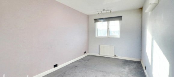 2 bedrooms Commercial property in Dartford, United Kingdom No. 4939 3