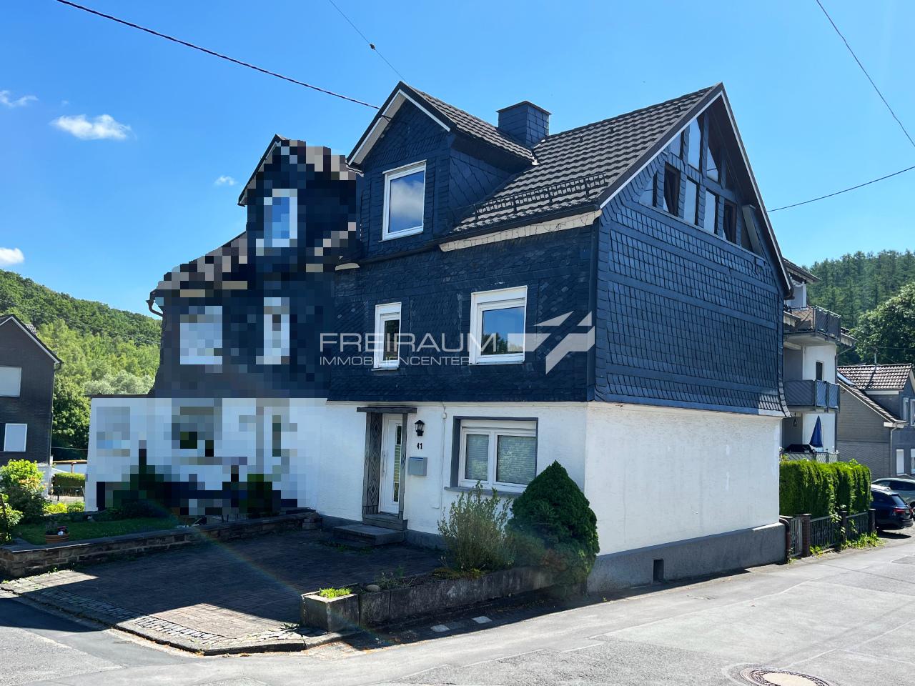 3 bedrooms Townhouse in Siegen-Wittgenstein, Germany No. 277229