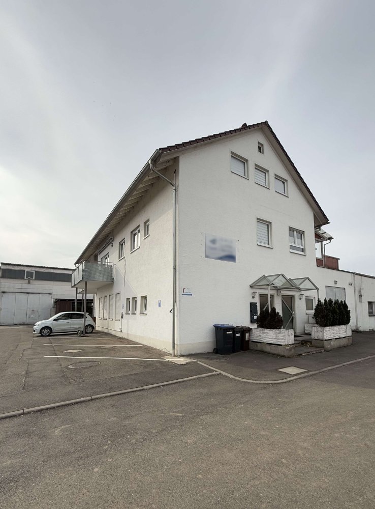 1831m² Building in Esslingen, Germany No. 223740