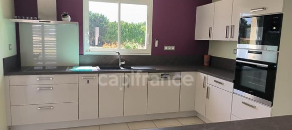 3 Schlafzimmer Haus in Pisany, France, Nr. 334426 4