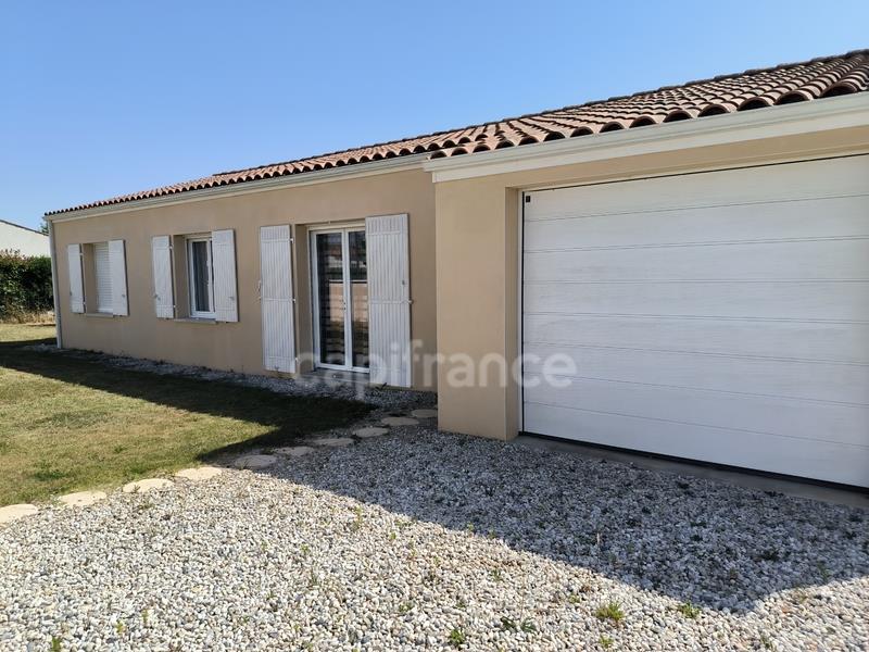 3 Schlafzimmer Haus in Pisany, France, Nr. 334426