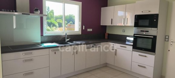 3 Schlafzimmer Haus in Pisany, France, Nr. 334426 3