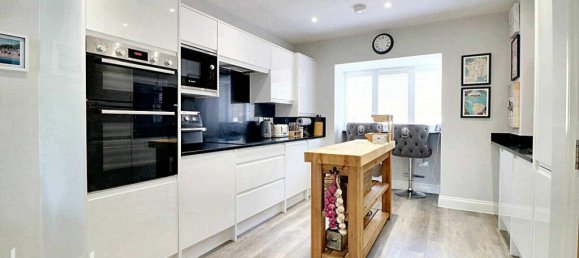 3 bedrooms House in Biggin Hill, United Kingdom No. 4745 2