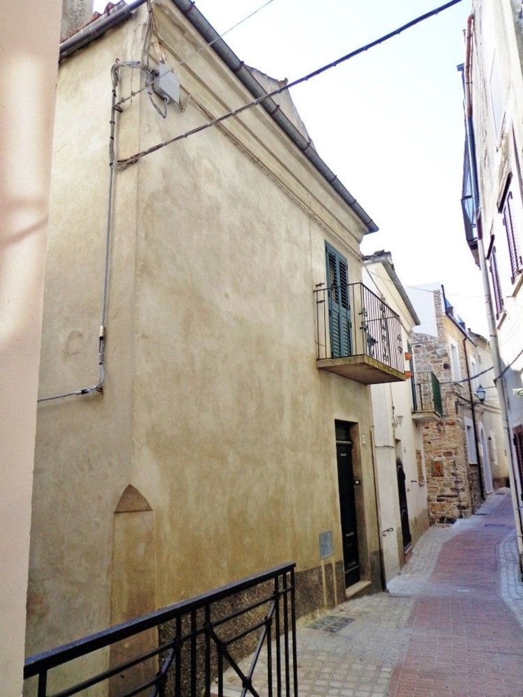 160m² Building in Atessa, Italy No. 177967