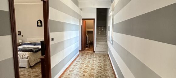 4 bedrooms Apartment in Palermo, Italy No. 144209 5