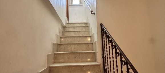 4 bedrooms Apartment in Palermo, Italy No. 144209 2