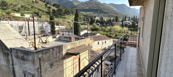 4 bedrooms Apartment in Palermo, Italy No. 144209 16