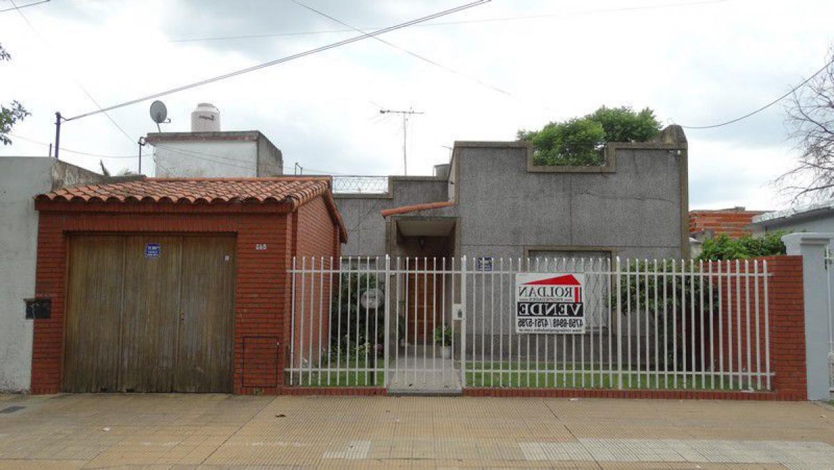 2 bedrooms House in Moron, Argentina No. 1303