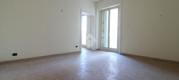 4 rooms Apartment in Reggio Calabria, Italy No. 301906 10