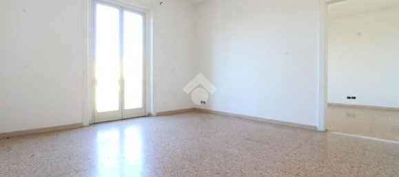 4 rooms Apartment in Reggio Calabria, Italy No. 301906 5