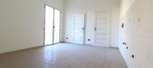 4 rooms Apartment in Reggio Calabria, Italy No. 301906 7