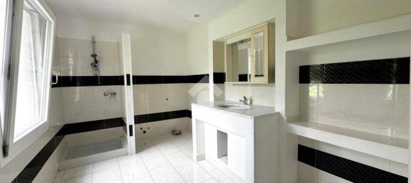 3 bedrooms Villa in Goito, Italy No. 310950 9