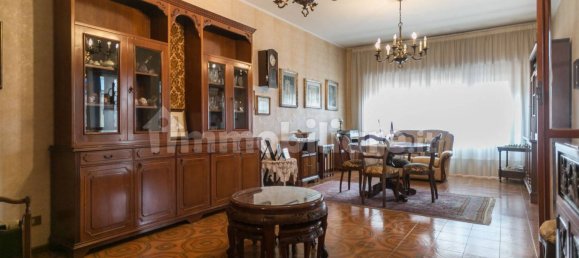 3 bedrooms Apartment in Rome, Italy No. 138957 2