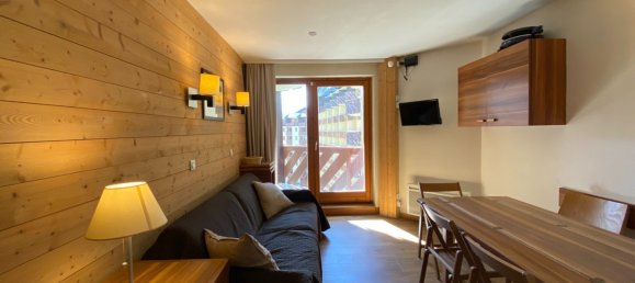 1 bedroom Apartment in Les Belleville, France No. 207 2