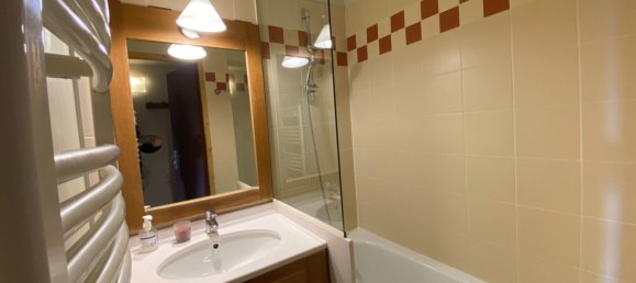 1 bedroom Apartment in Les Belleville, France No. 207 8