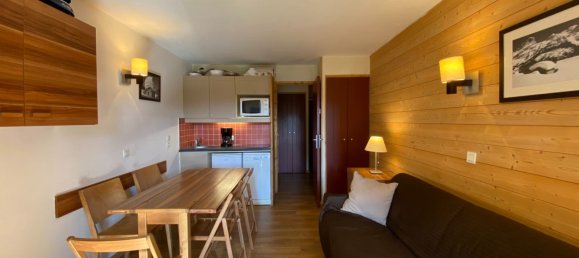 1 bedroom Apartment in Les Belleville, France No. 207 4