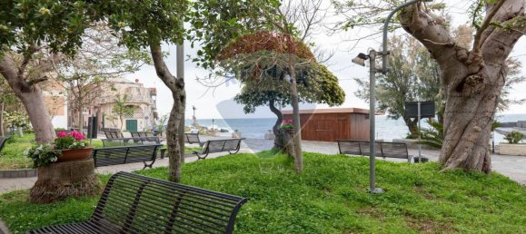 Коммерческая недвижимость с 6 комнатами в Рипосто, Италия № 52954 11