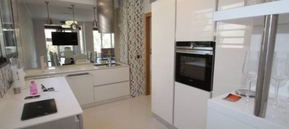 Вилла с 4 спальнями в Аликанте, Испания № 190495 9