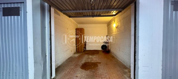 Garage in Bologna, Italy, Nr. 323088 2