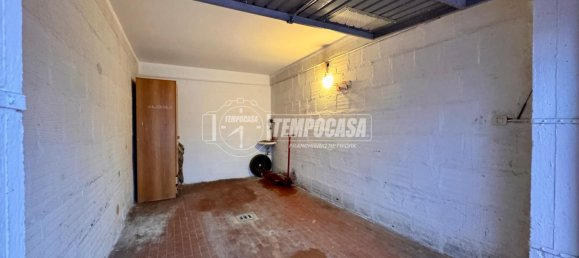 Garage in Bologna, Italy, Nr. 323088 4