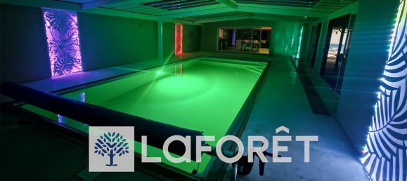 5 bedrooms House in Charente-Maritime, France No. 357460 6