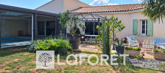 5 bedrooms House in Charente-Maritime, France No. 357460 16