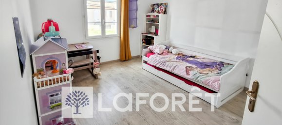 5 bedrooms House in Charente-Maritime, France No. 357460 8