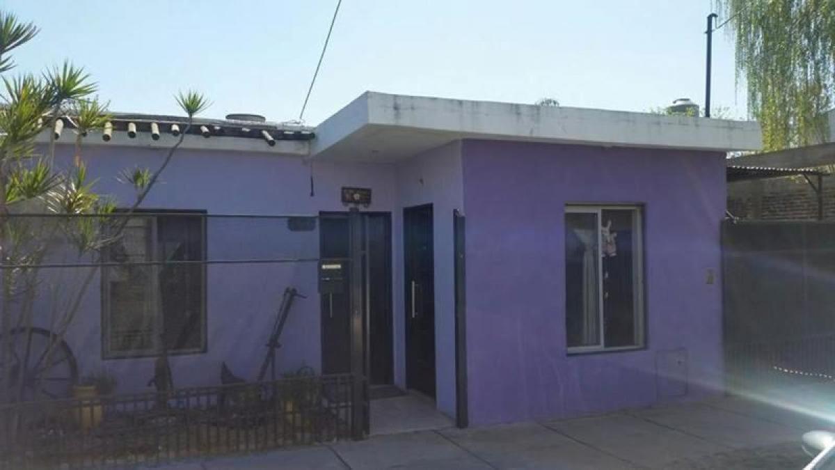 3 bedrooms House in Malvinas Argentinas, Argentina No. 1764