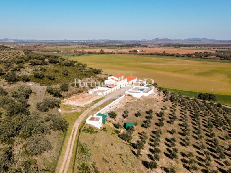 11 غرف نوم قطعة أرض في Campo Maior, Portugal رقم 128446