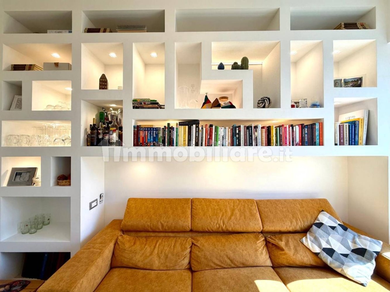 Apartamento de 2 dormitorios en Trieste, Italy No. 367976