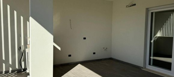 3 rooms Apartment in Rome, Italy No. 24024 14