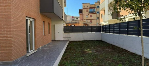 3 rooms Apartment in Rome, Italy No. 24024 3