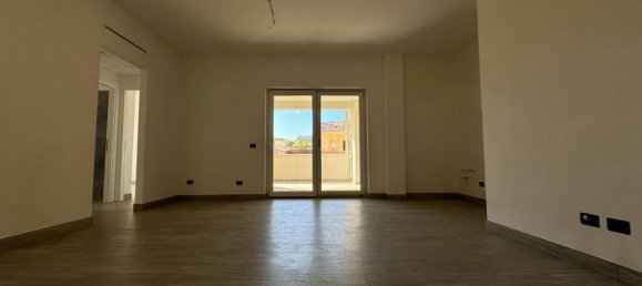 3 rooms Apartment in Rome, Italy No. 24024 10
