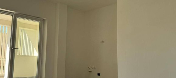 3 rooms Apartment in Rome, Italy No. 24024 9