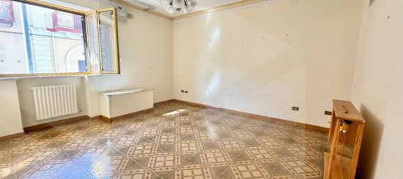 4 rooms House in Triggiano, Italy No. 24135 9