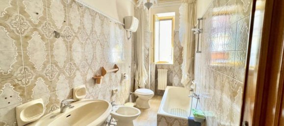 4 rooms House in Triggiano, Italy No. 24135 10