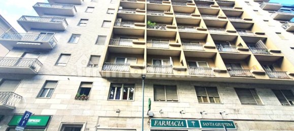 3 bedrooms Apartment in Turin, Italy No. 266116 2