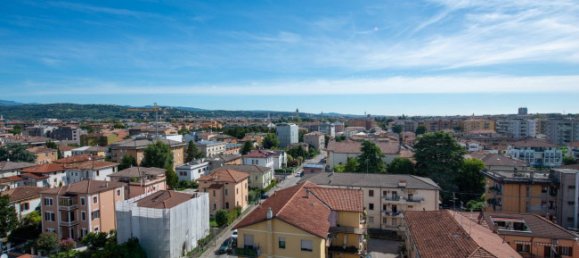 2 bedrooms Apartment in Verona, Italy No. 350654 9