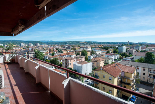 2 bedrooms Apartment in Verona, Italy No. 350654