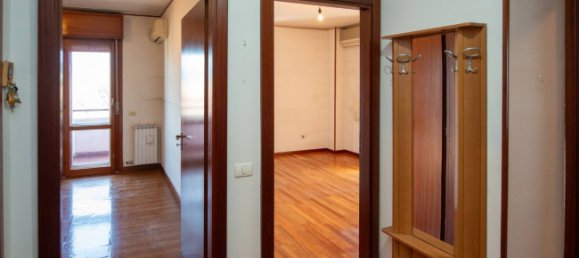 2 bedrooms Apartment in Verona, Italy No. 350654 14