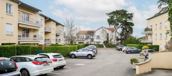 3 bedrooms Apartment in Grezieu-la-Varenne, France No. 196478 9