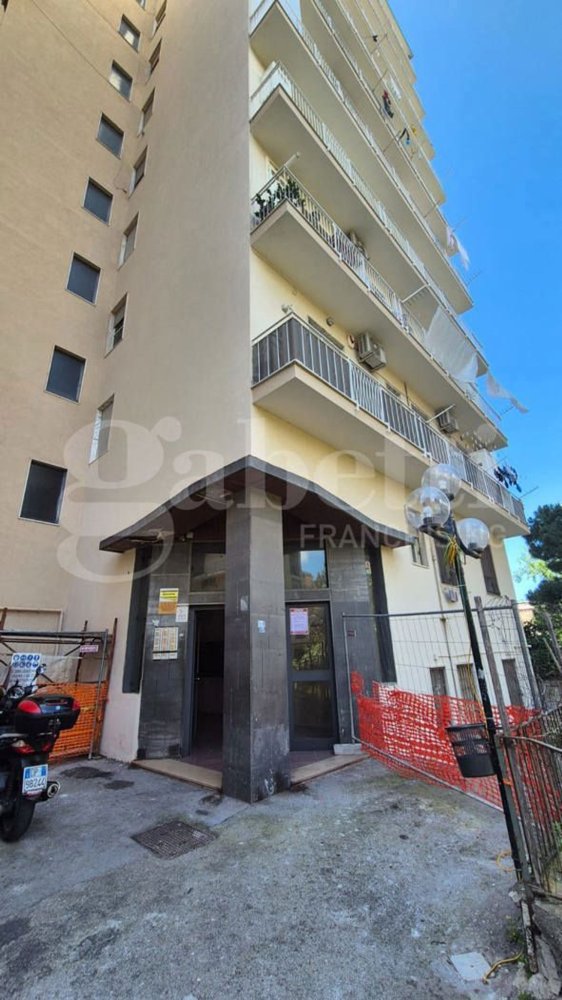 3 bedrooms Apartment in Torre Annunziata, Italy No. 341569