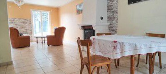 Casa de 3 dormitorios en Clichy-sous-Bois, France No. 136599 6