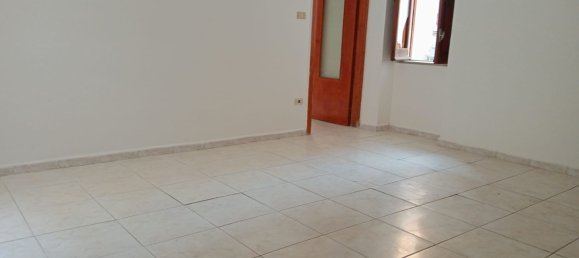 3 rooms Apartment in Recale, Italy No. 77655 3